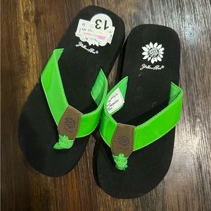 NWT - YellowBox Slippers